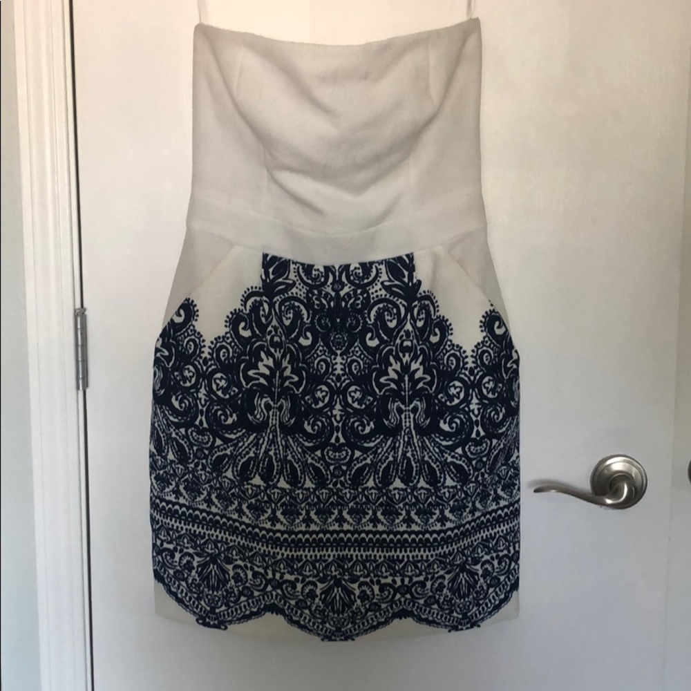 White and blue strapless dress